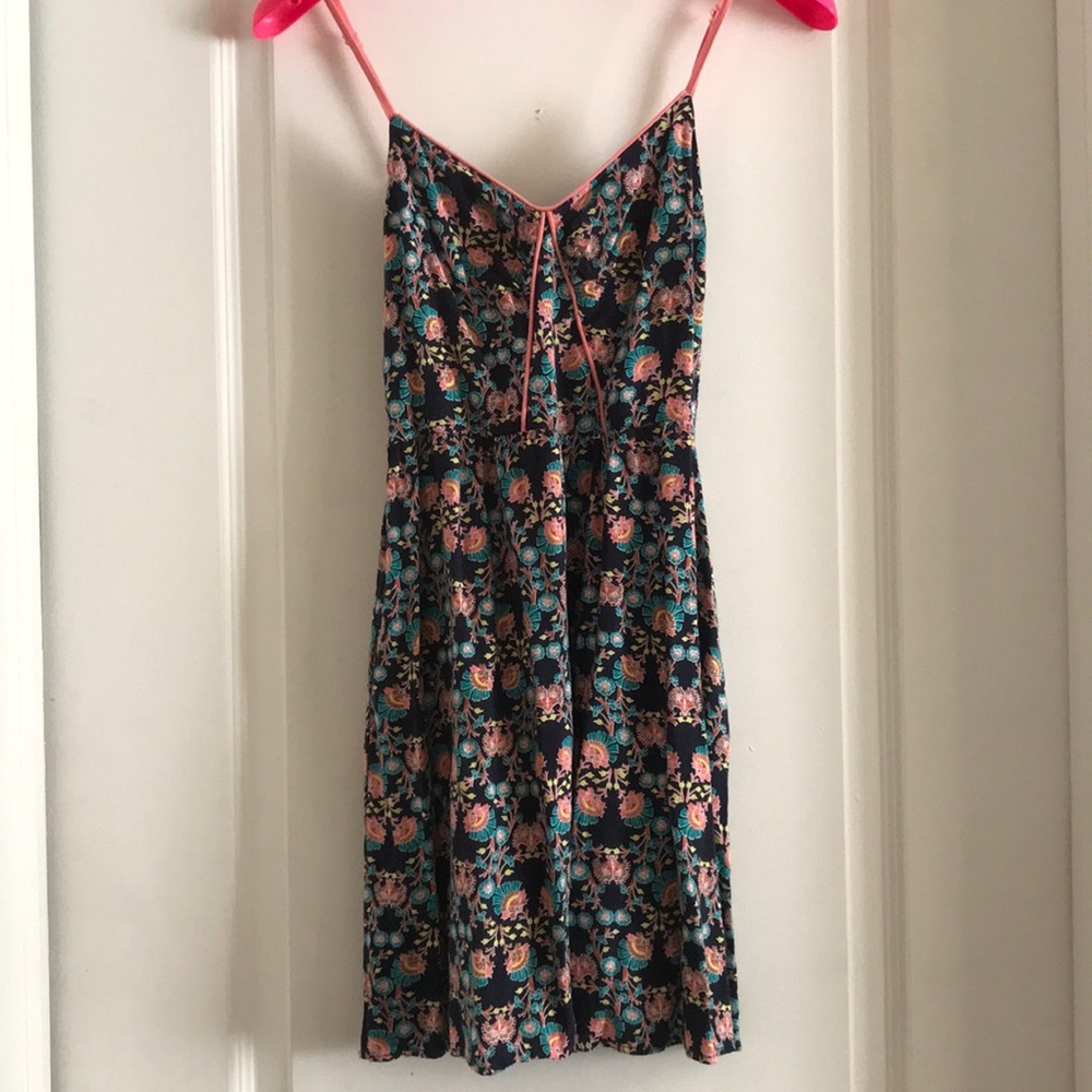 Super cute floral printed mini dress with pockets